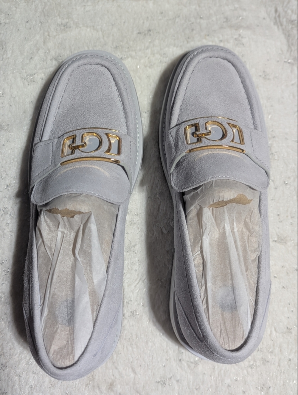 GUESS Shuttle Gray Suede Loafers Gold Logo Slip On Women’s 7.5M NIB